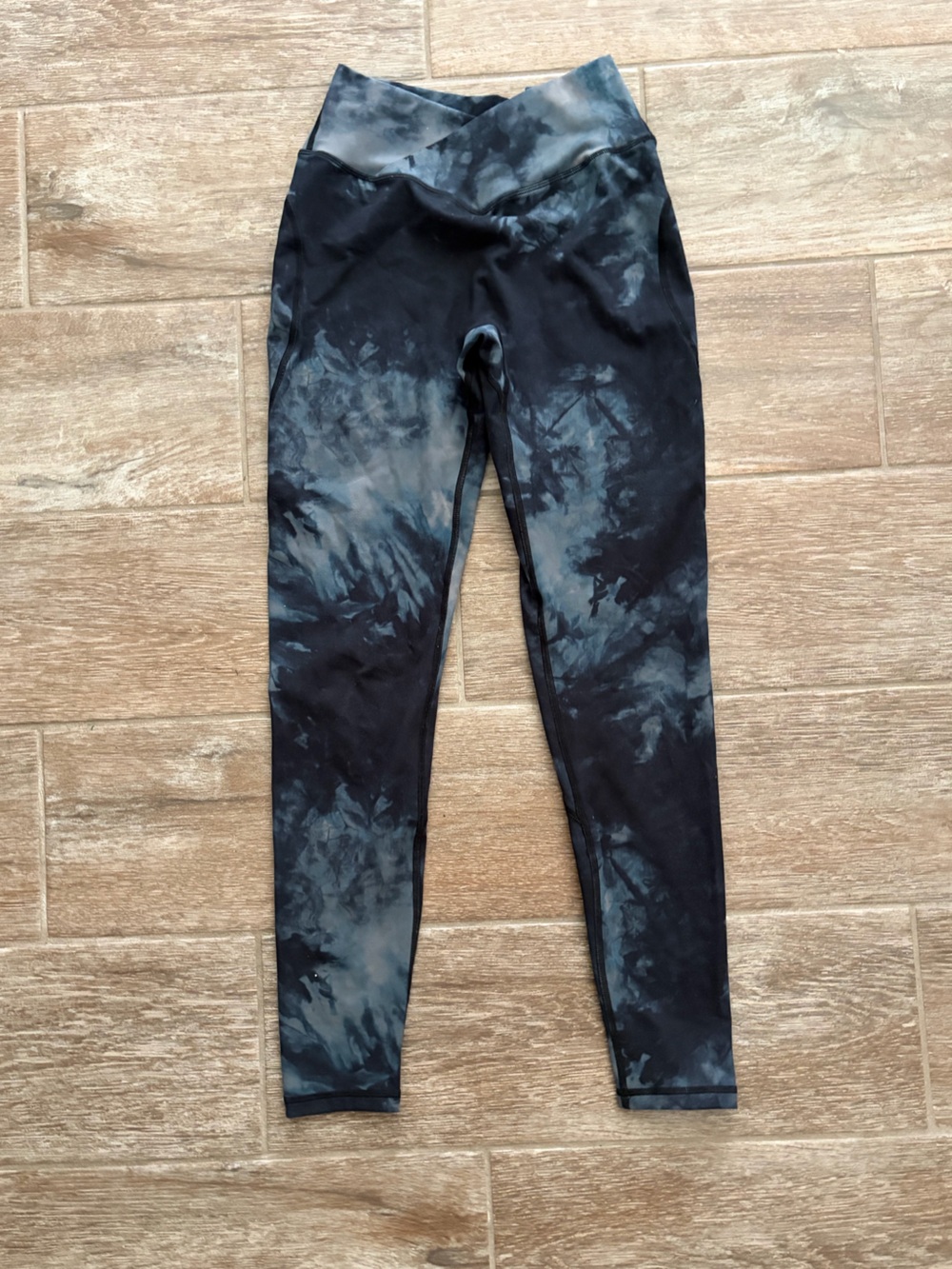 Alphalete Tie-Dye Leggings